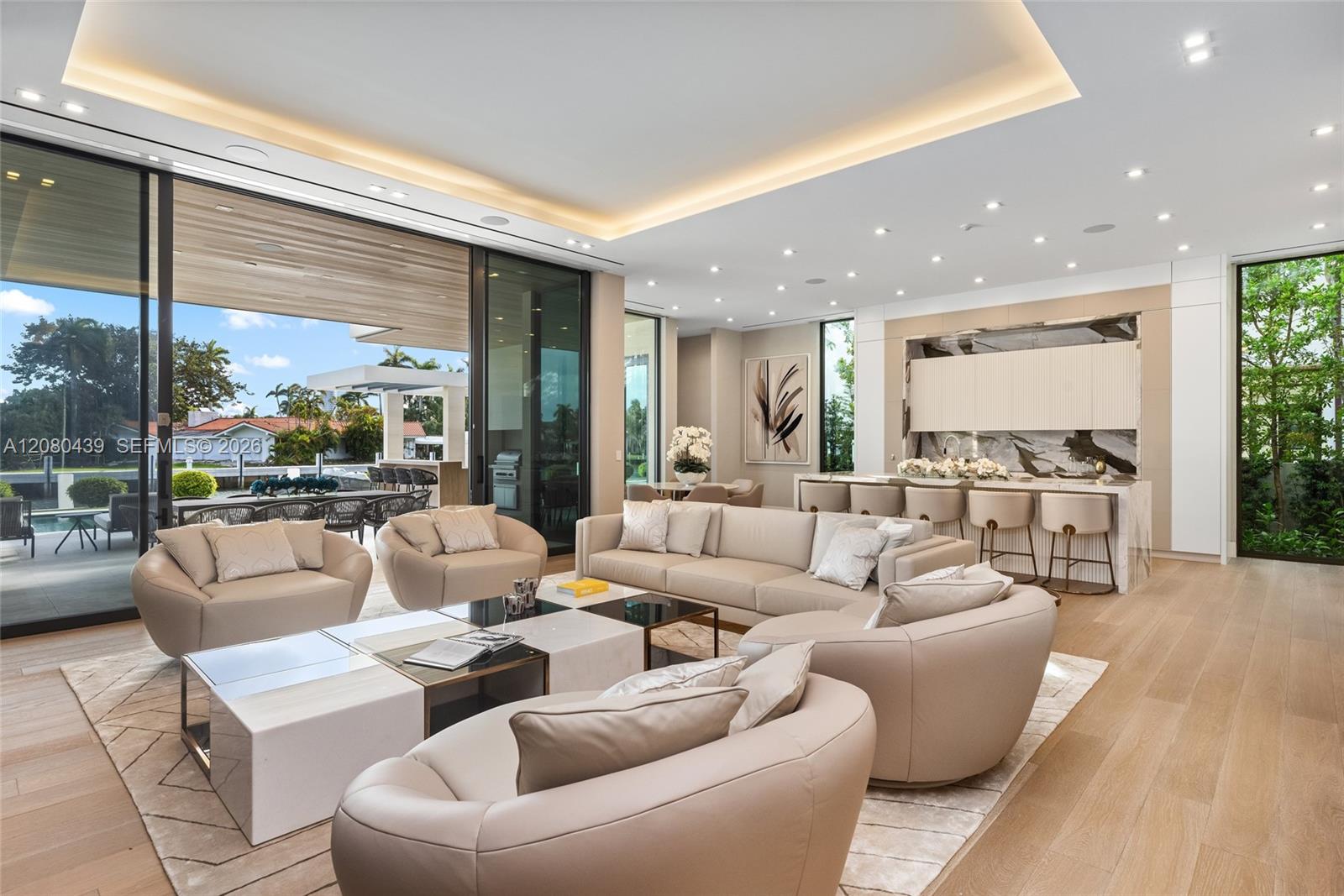 2560 Del Lago Drive