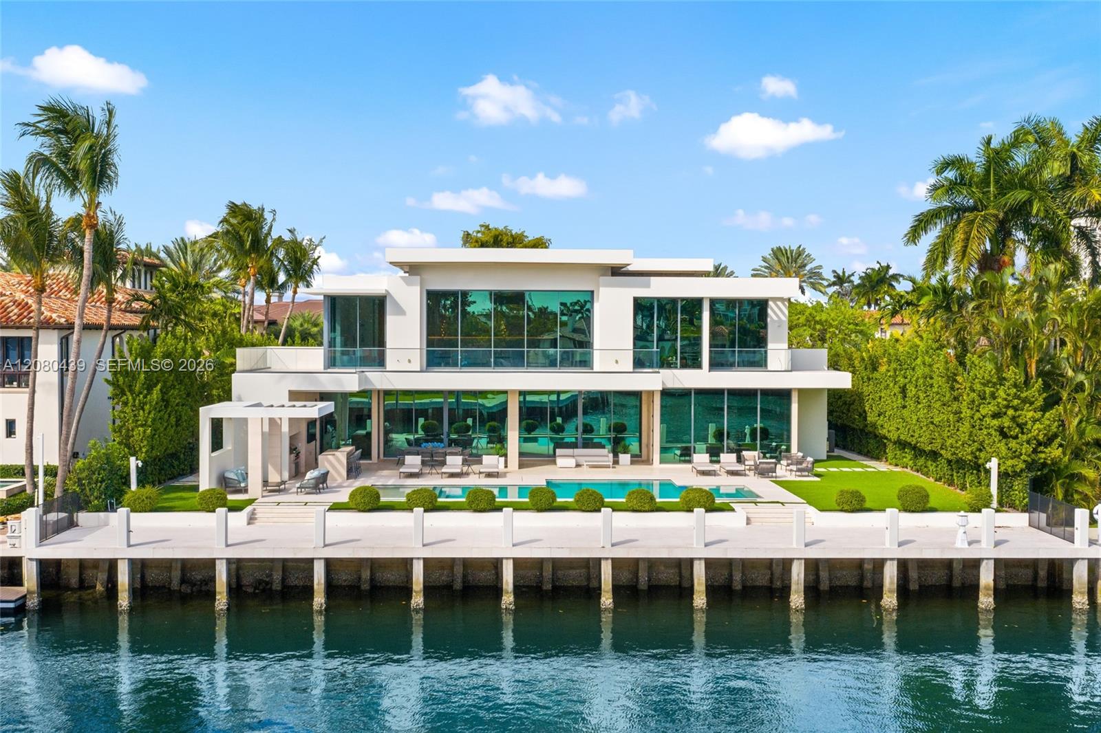 2560 Del Lago Drive