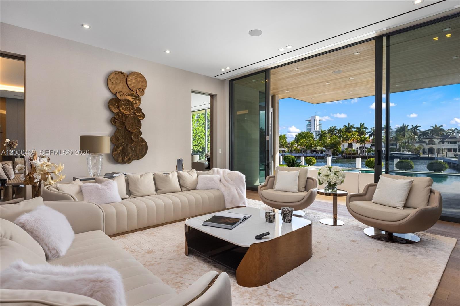 2560 Del Lago Drive