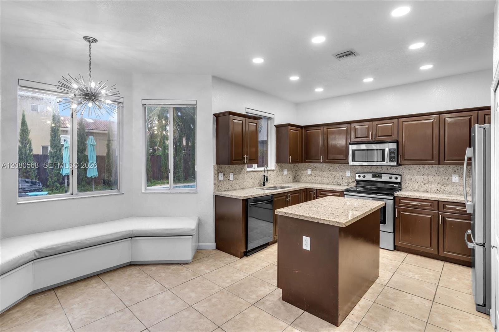 1922 SE 22nd Court