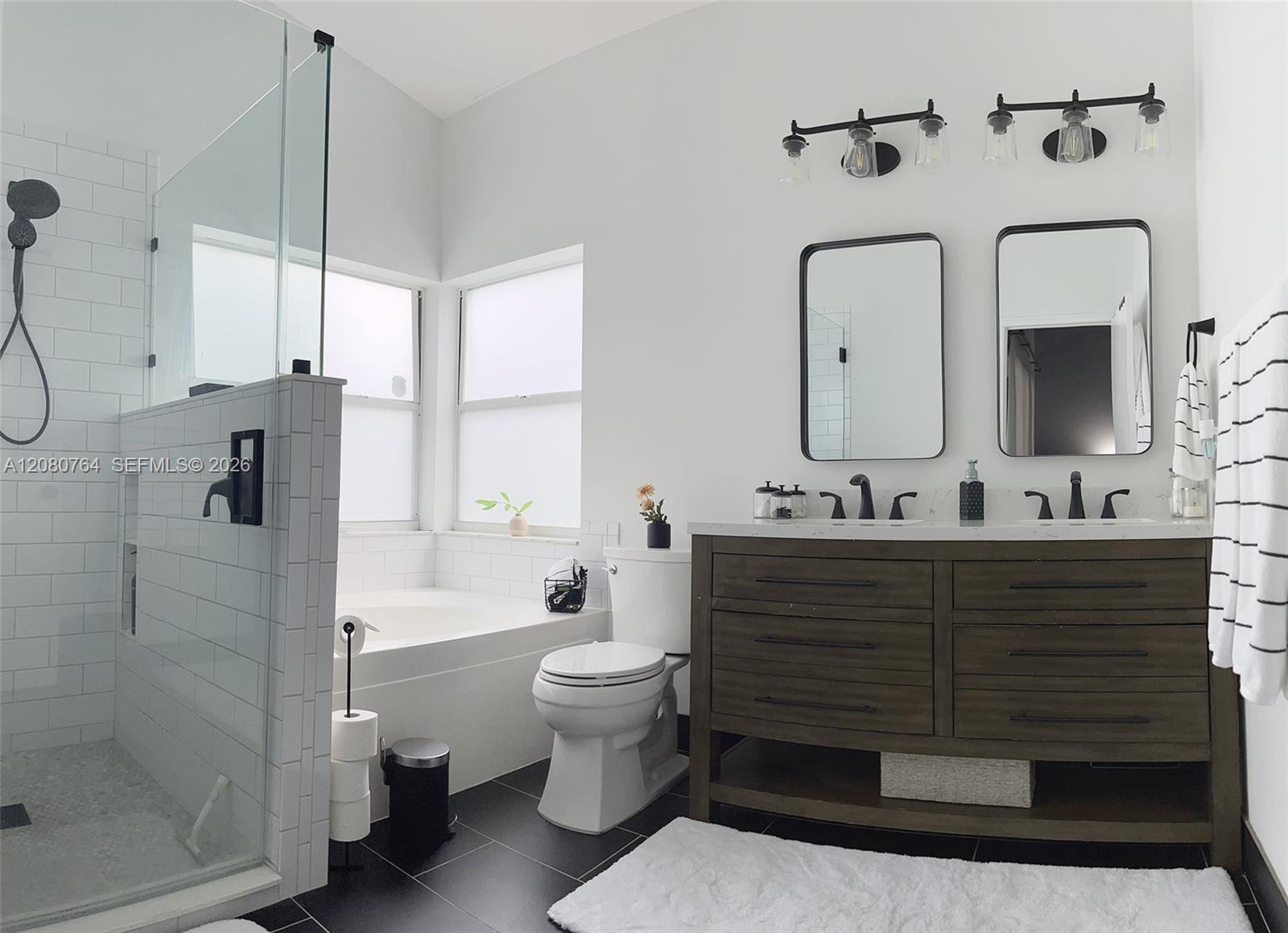 6384 Lansdowne Circle gallery image #11