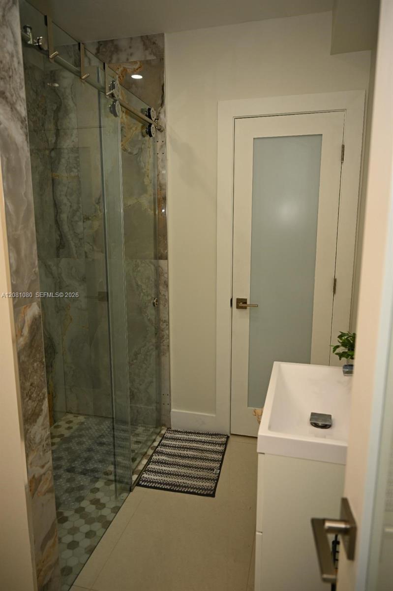 850 W 51st Place