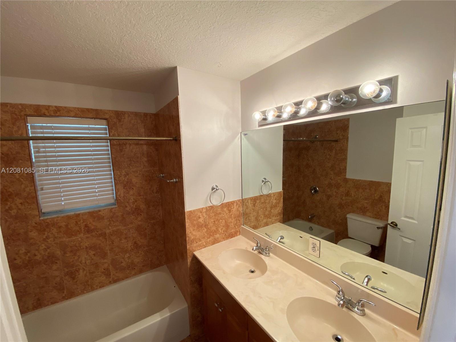 9457 NW 47th Terrace gallery image #25
