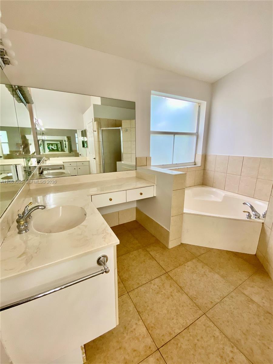 9457 NW 47th Terrace gallery image #36