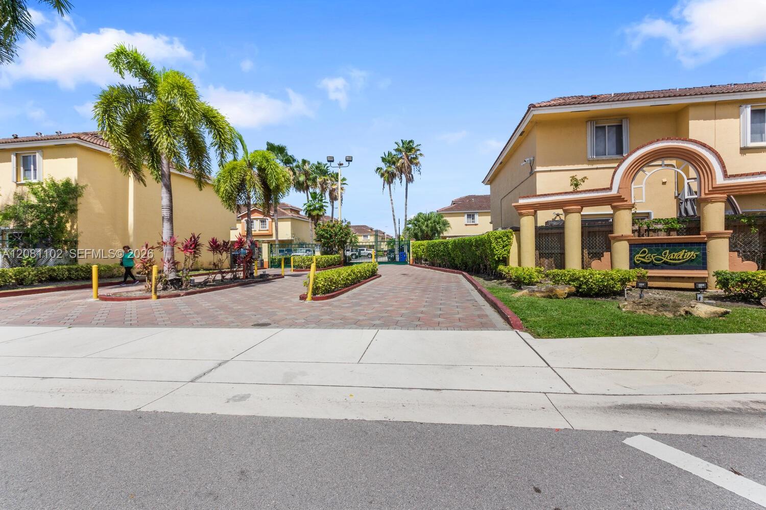 8210 NW 10th Street