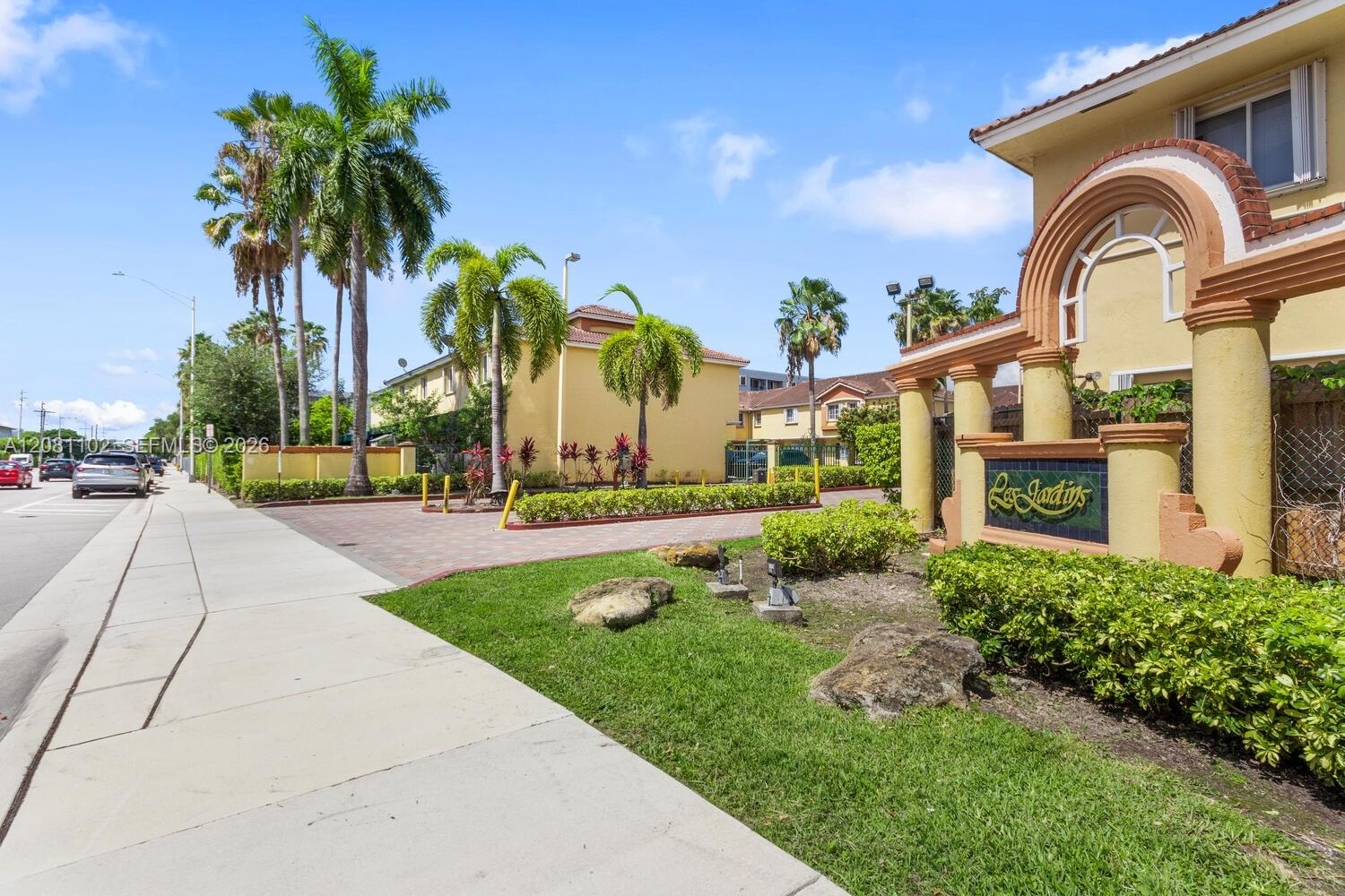 8210 NW 10th Street
