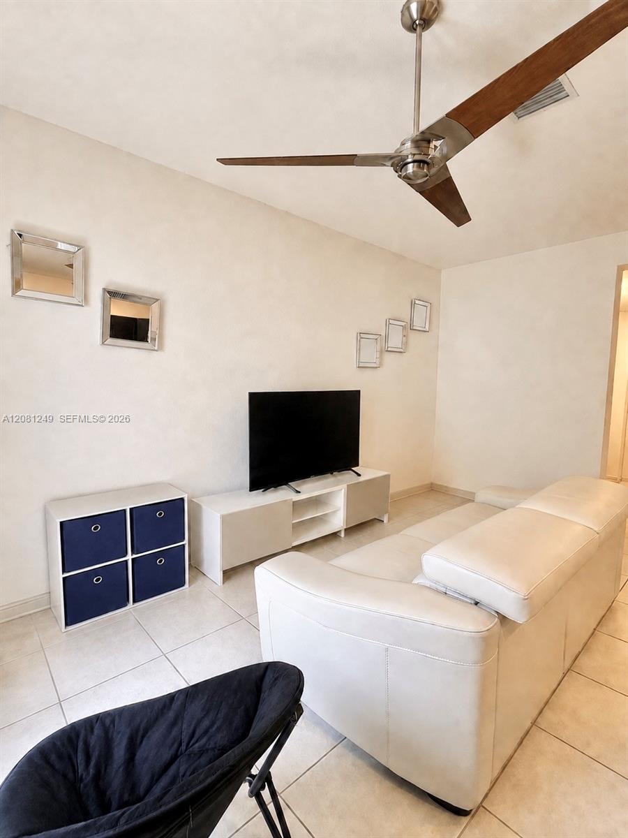 3344 W 105th Terrace