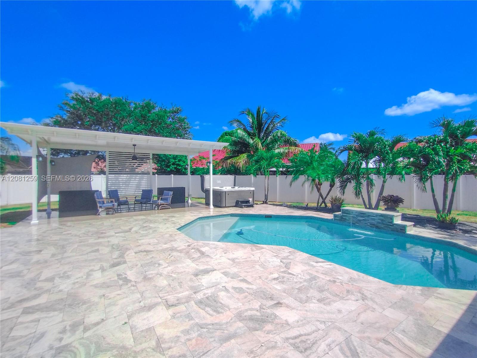 5780 Sun Pointe Circle gallery image #1