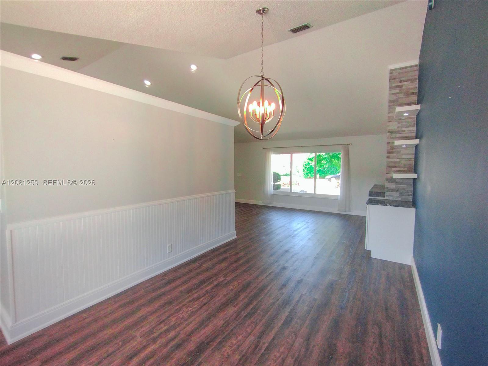 5780 Sun Pointe Circle gallery image #10