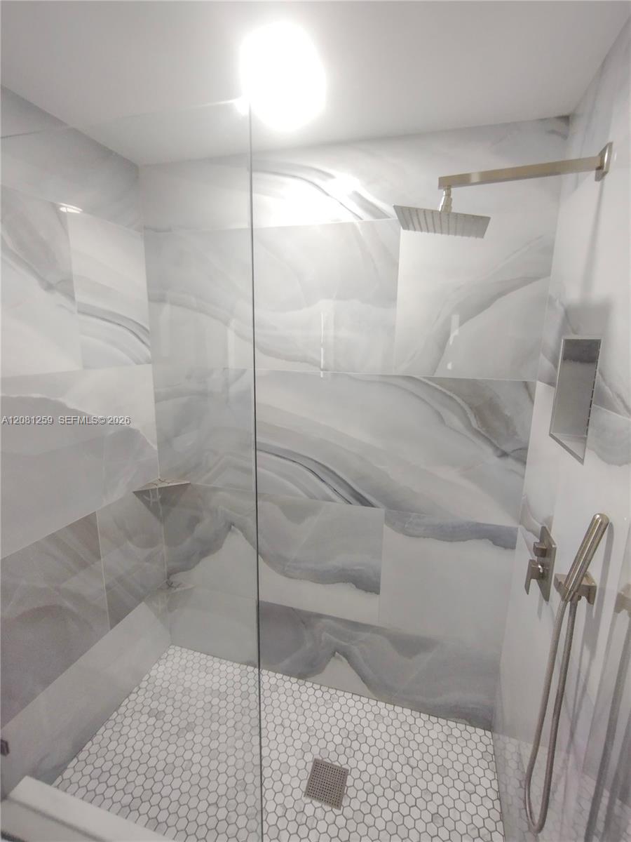 5780 Sun Pointe Circle gallery image #19