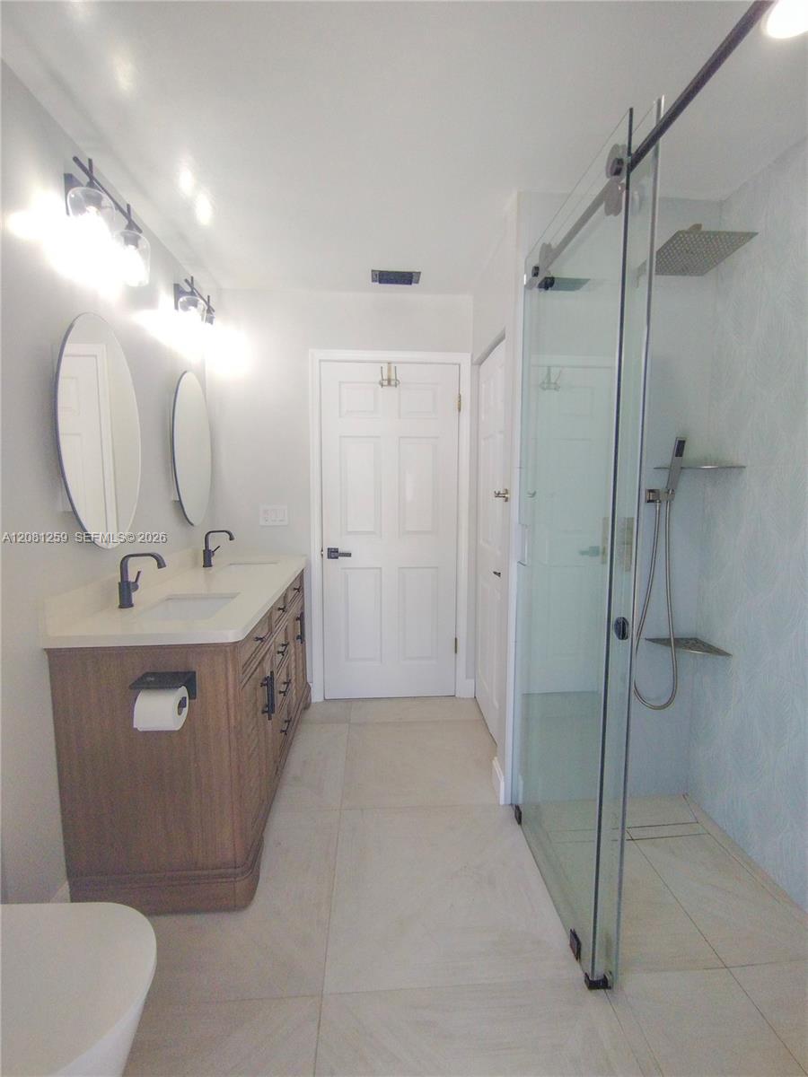 5780 Sun Pointe Circle gallery image #27