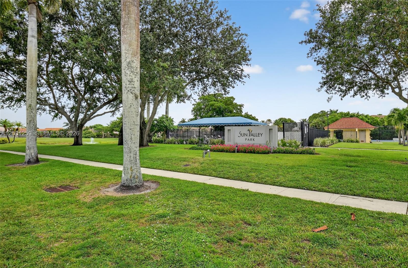 5780 Sun Pointe Circle gallery image #34