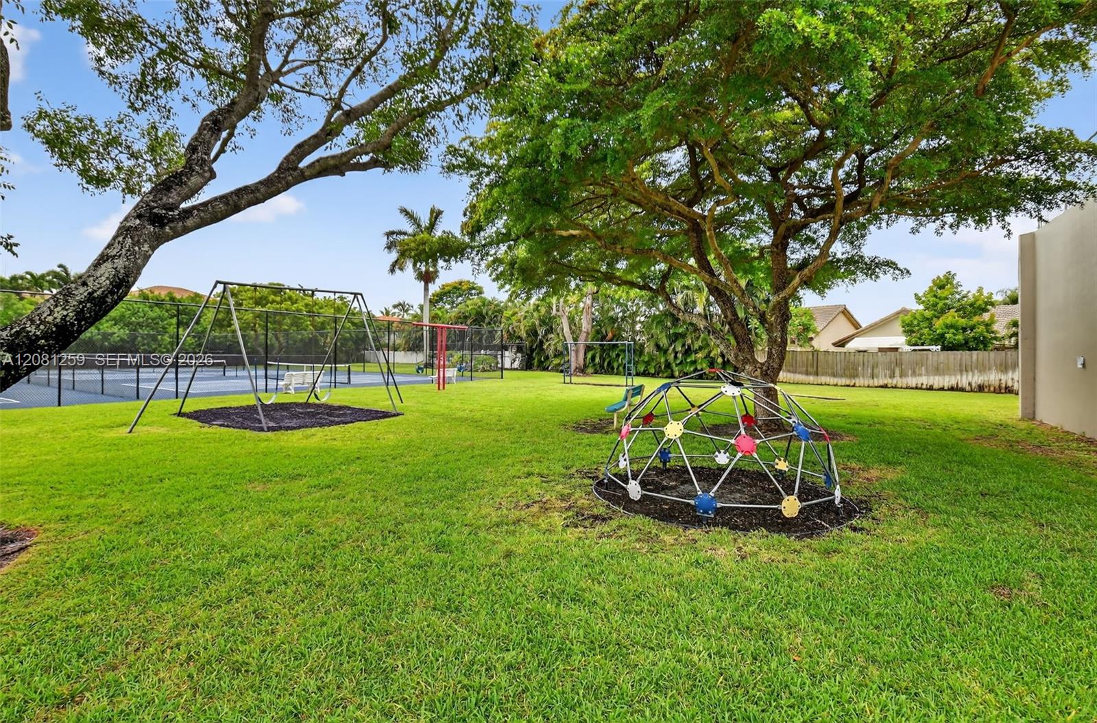5780 Sun Pointe Circle gallery image #36
