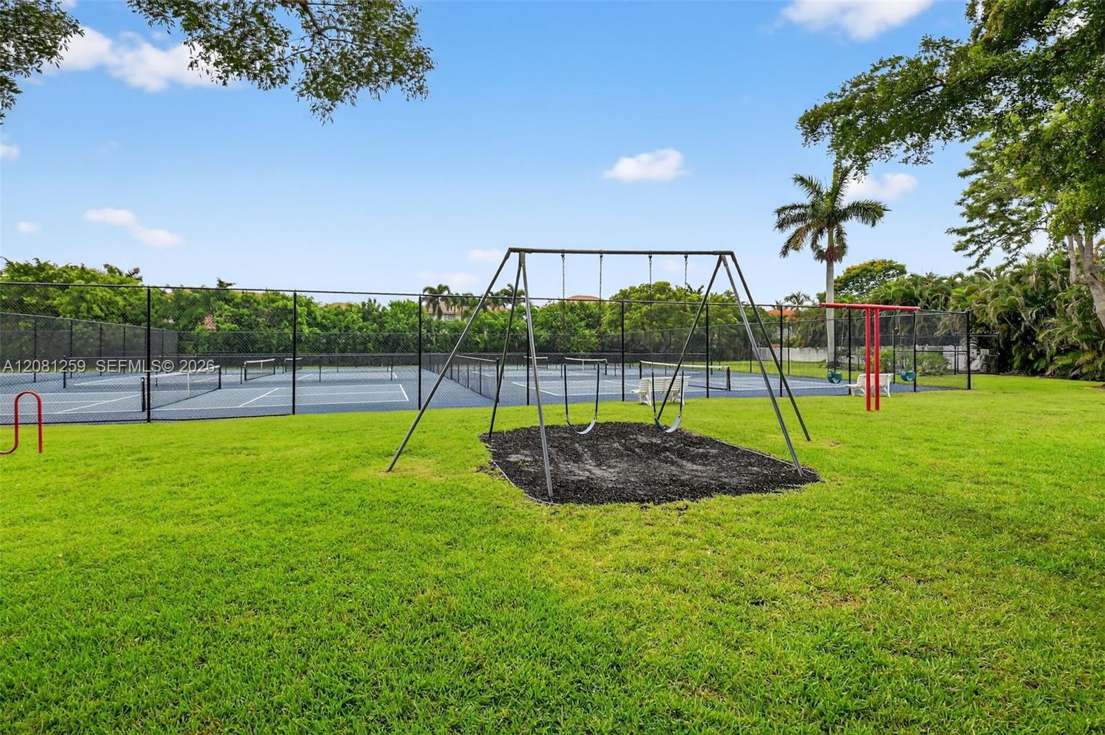 5780 Sun Pointe Circle gallery image #37