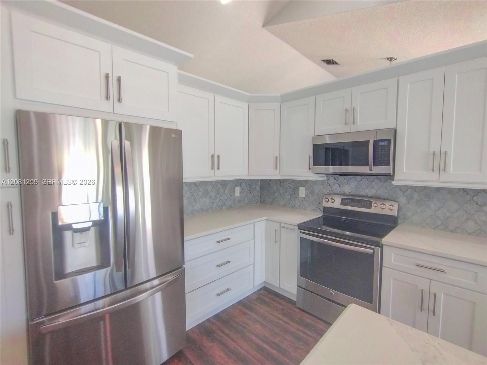 5780 Sun Pointe Circle gallery image #8