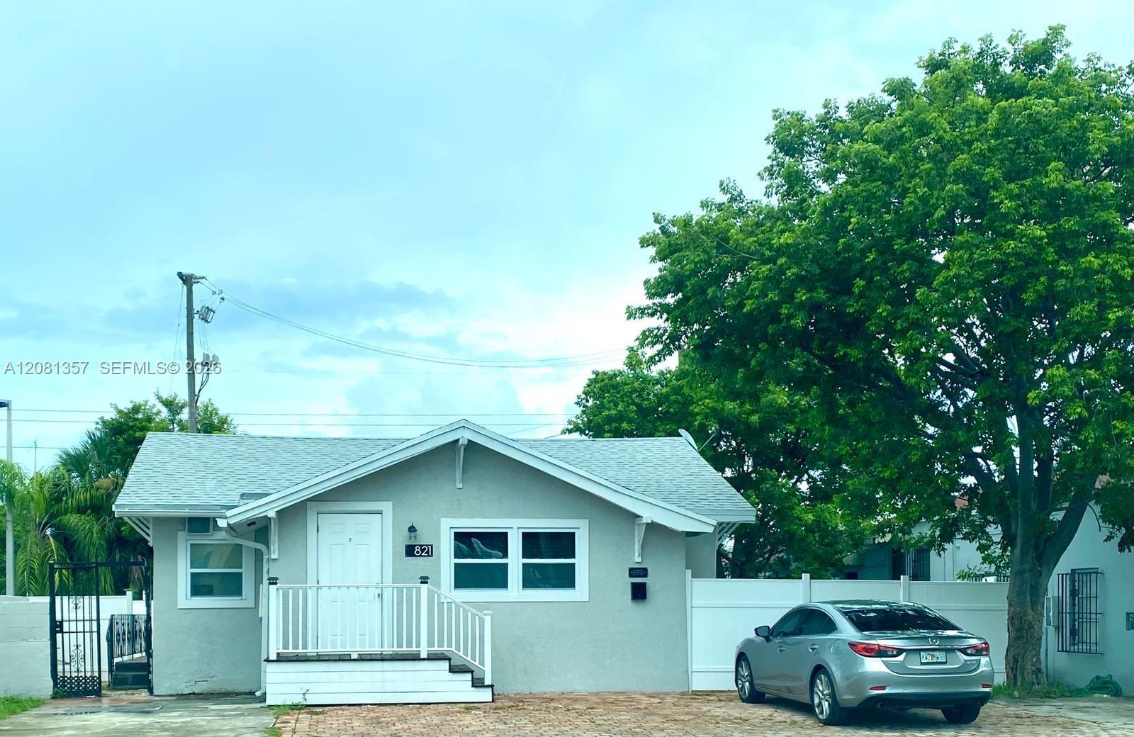 821 SW 29th Court