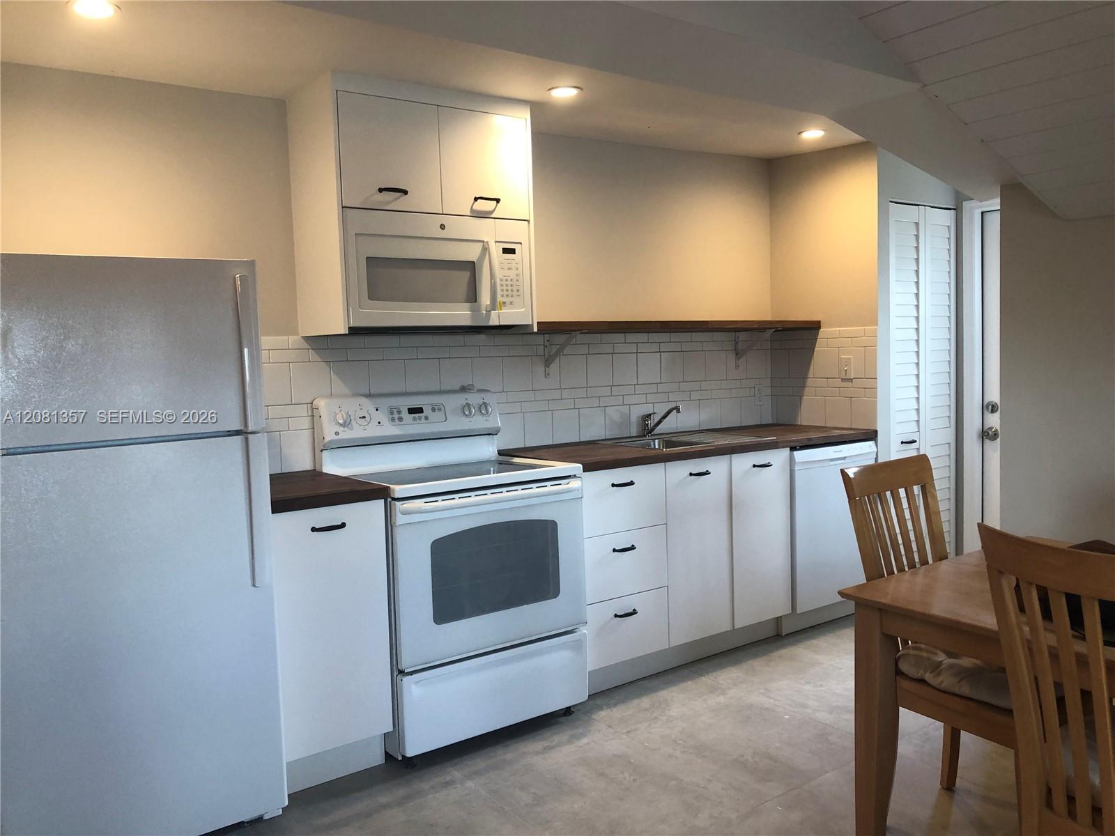 821 SW 29th Court