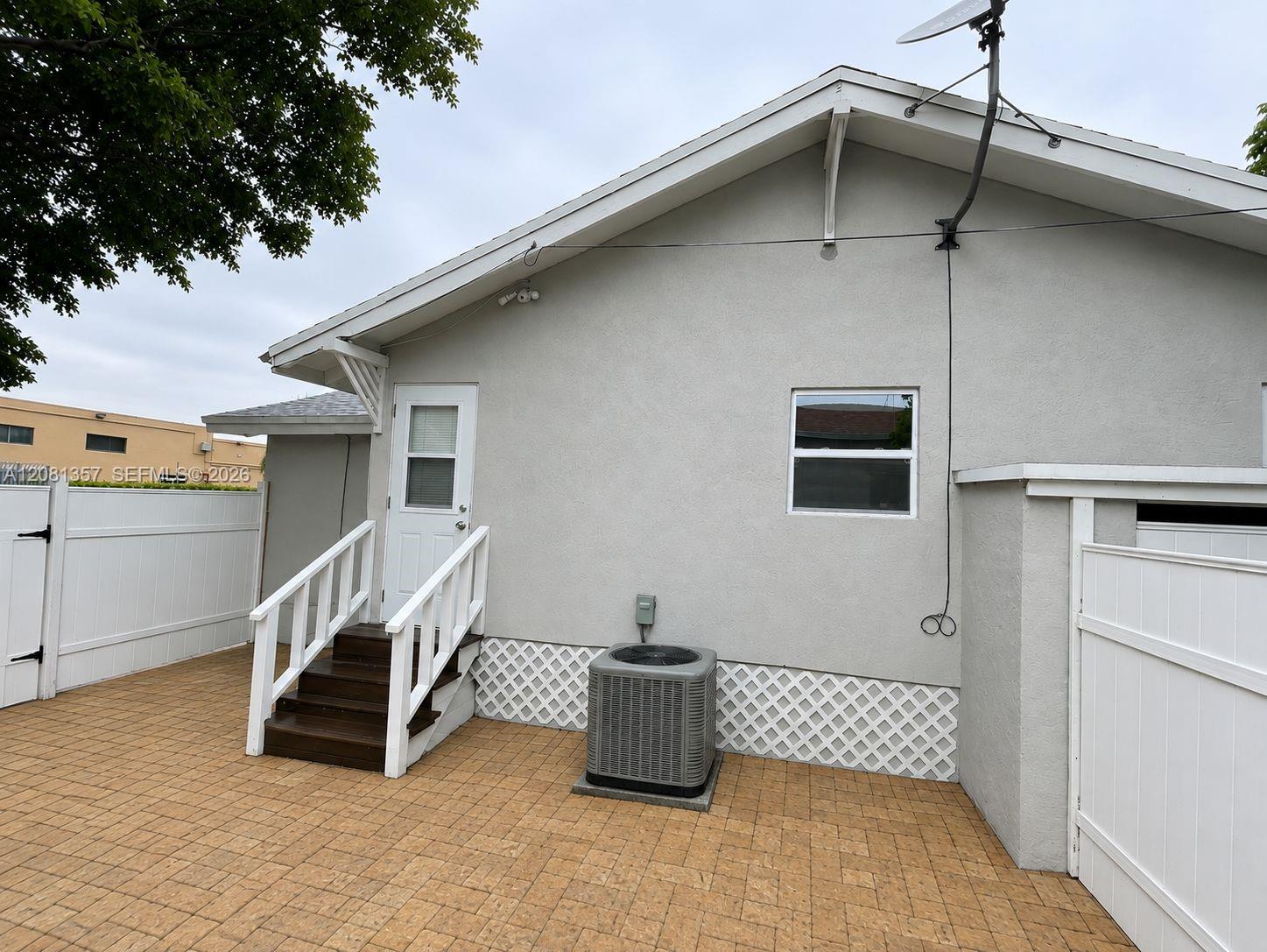 821 SW 29th Court