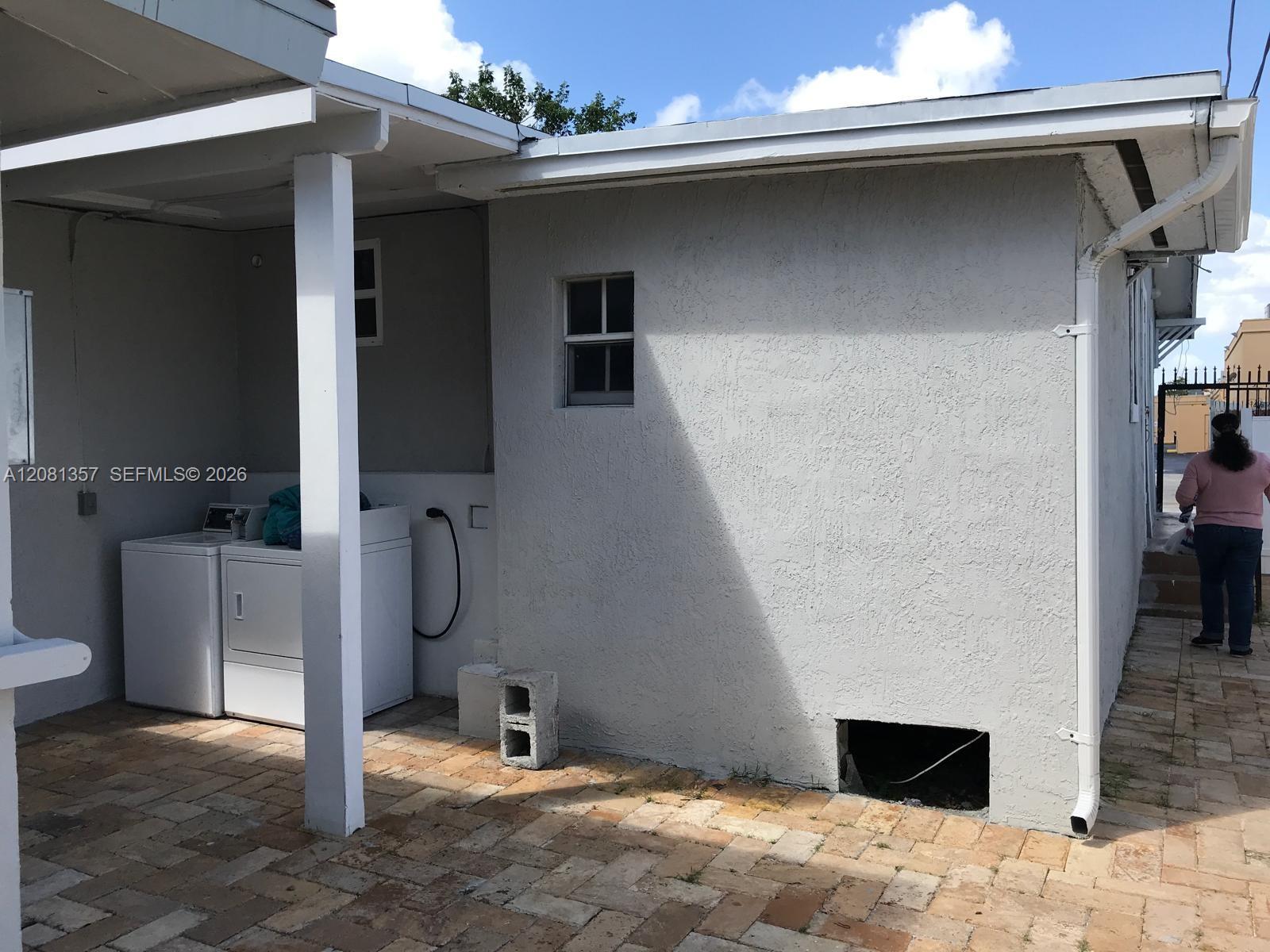 821 SW 29th Court