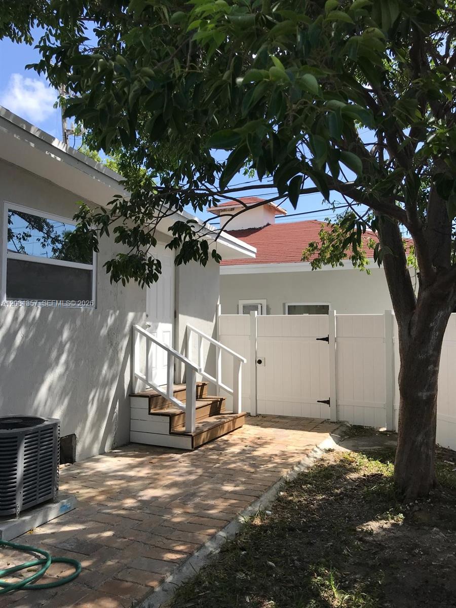 821 SW 29th Court