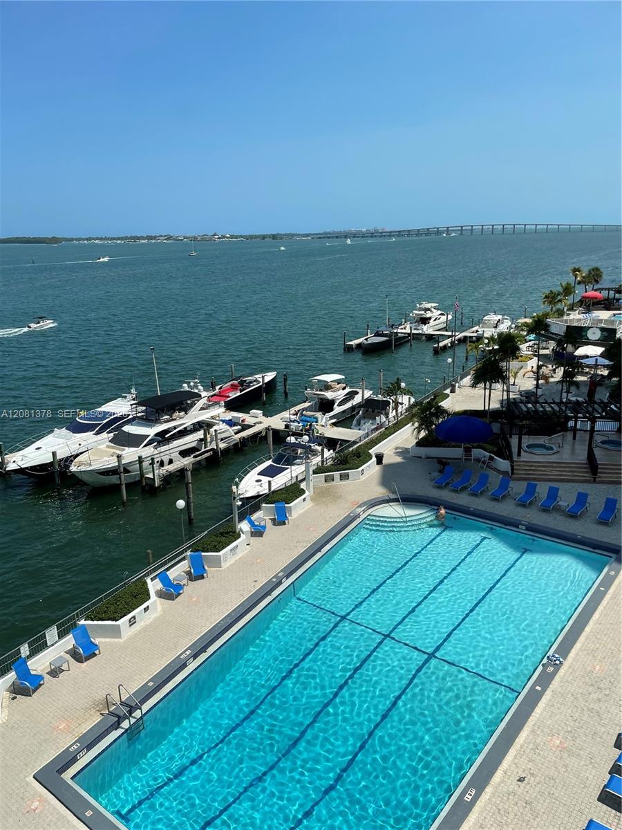 801 Brickell Bay Drive gallery image #1