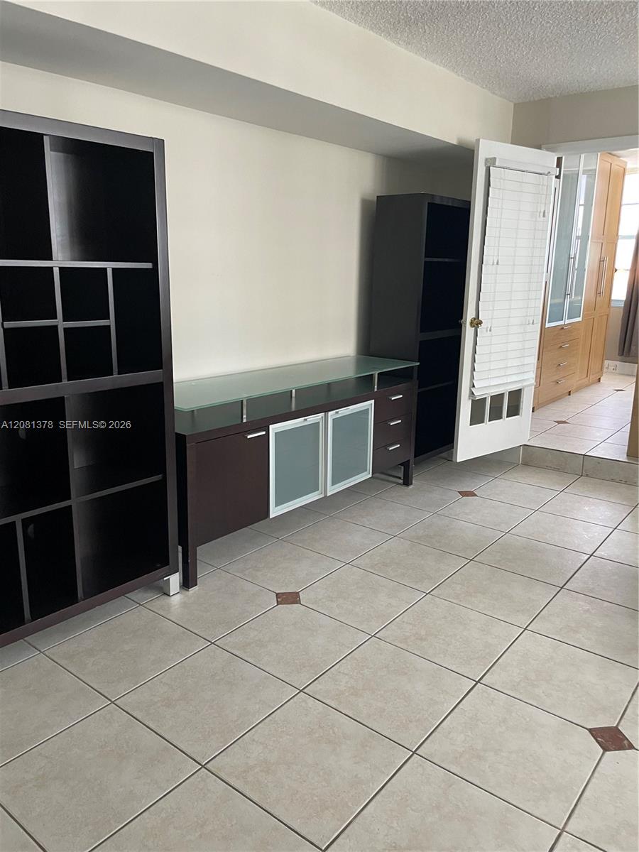 801 Brickell Bay Drive gallery image #2