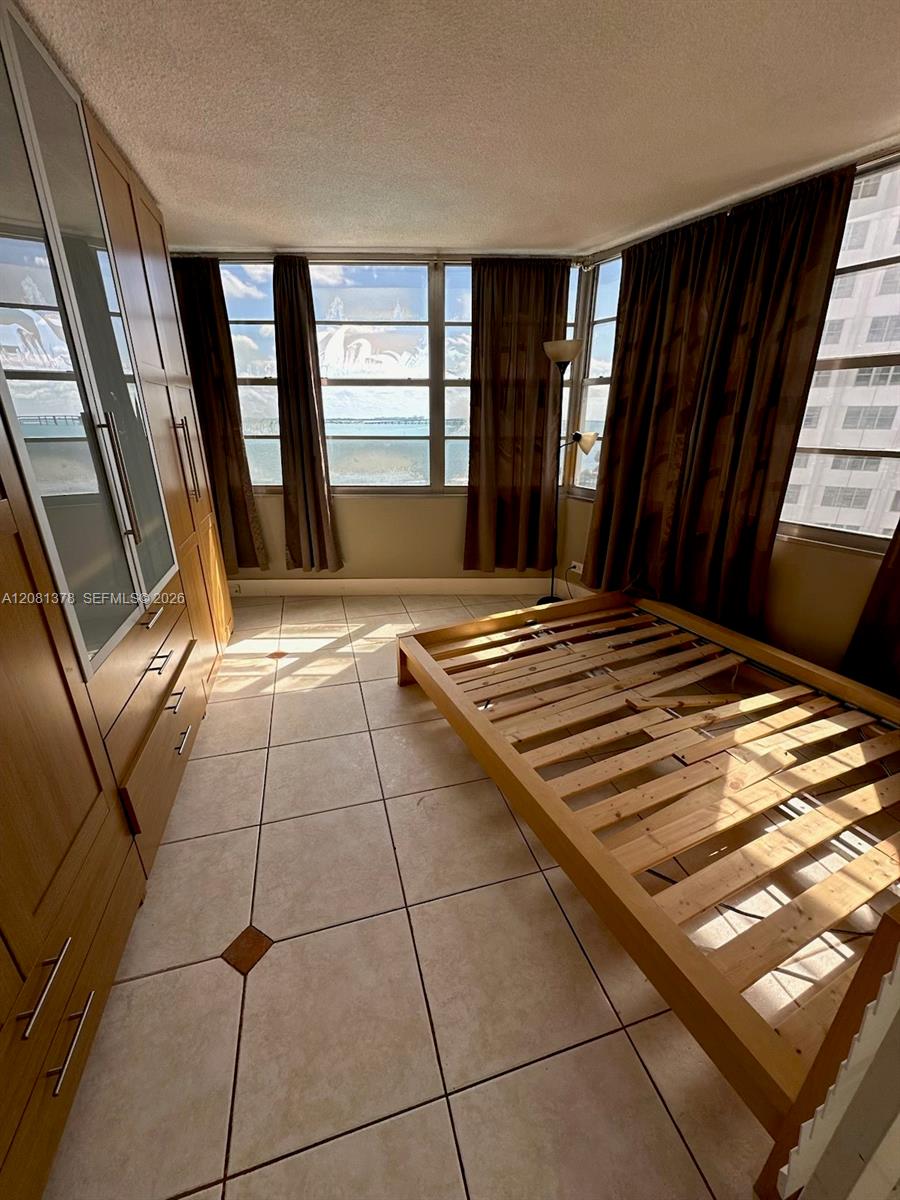 801 Brickell Bay Drive gallery image #5
