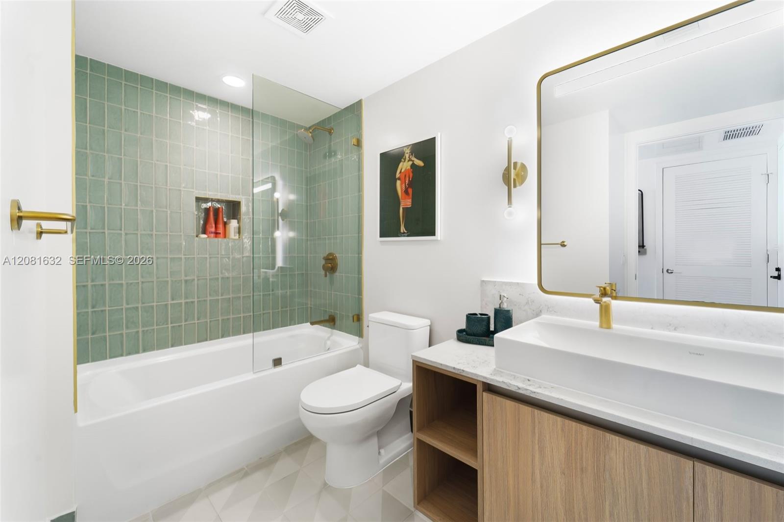 159 NE 6th Street gallery image #13