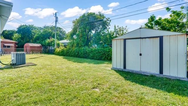 1041 NW 24th Terrace gallery image #16