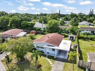 1041 NW 24th Terrace gallery image #2