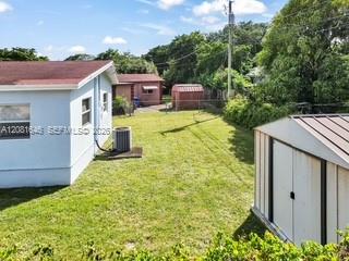 1041 NW 24th Terrace gallery image #22
