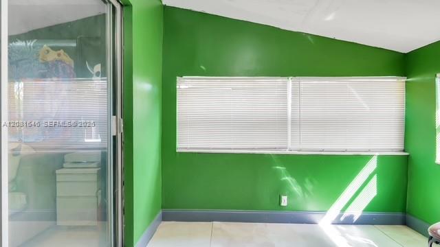 1041 NW 24th Terrace gallery image #9