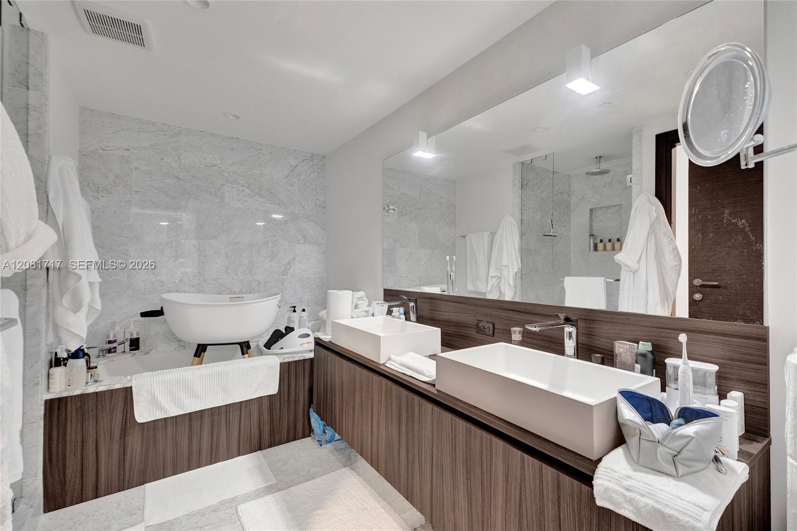 1000 Brickell Plaza