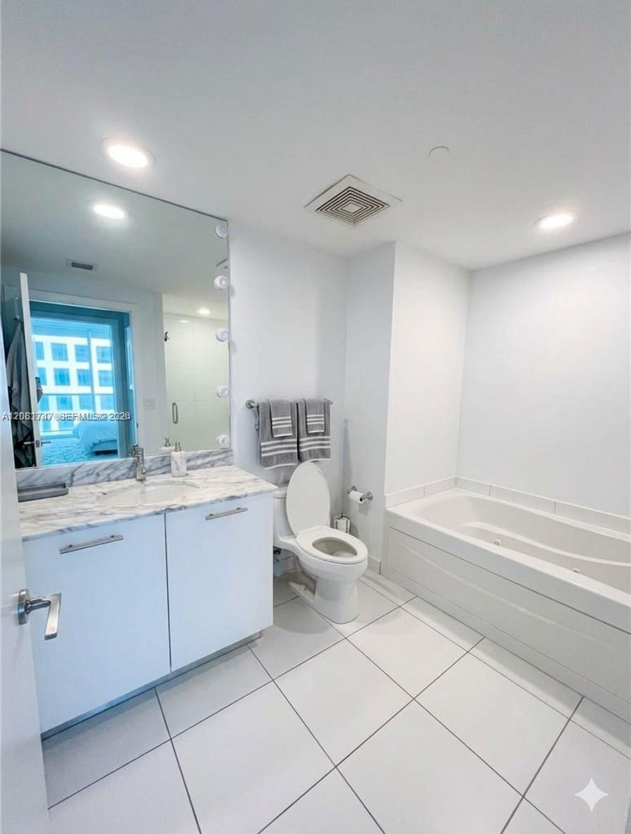 500 Brickell Avenue gallery image #7