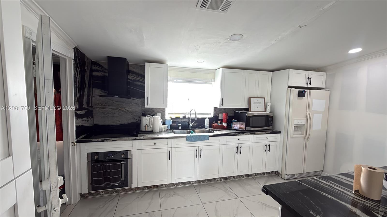 220 NE 12th Avenue