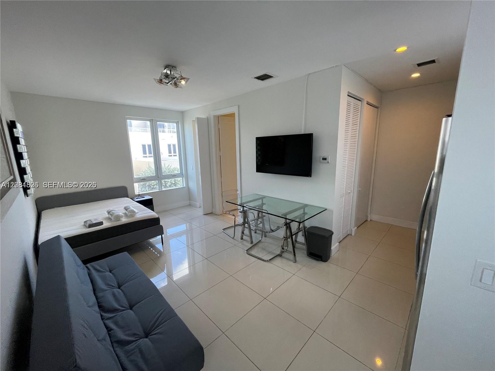 6423 NW 105th Court