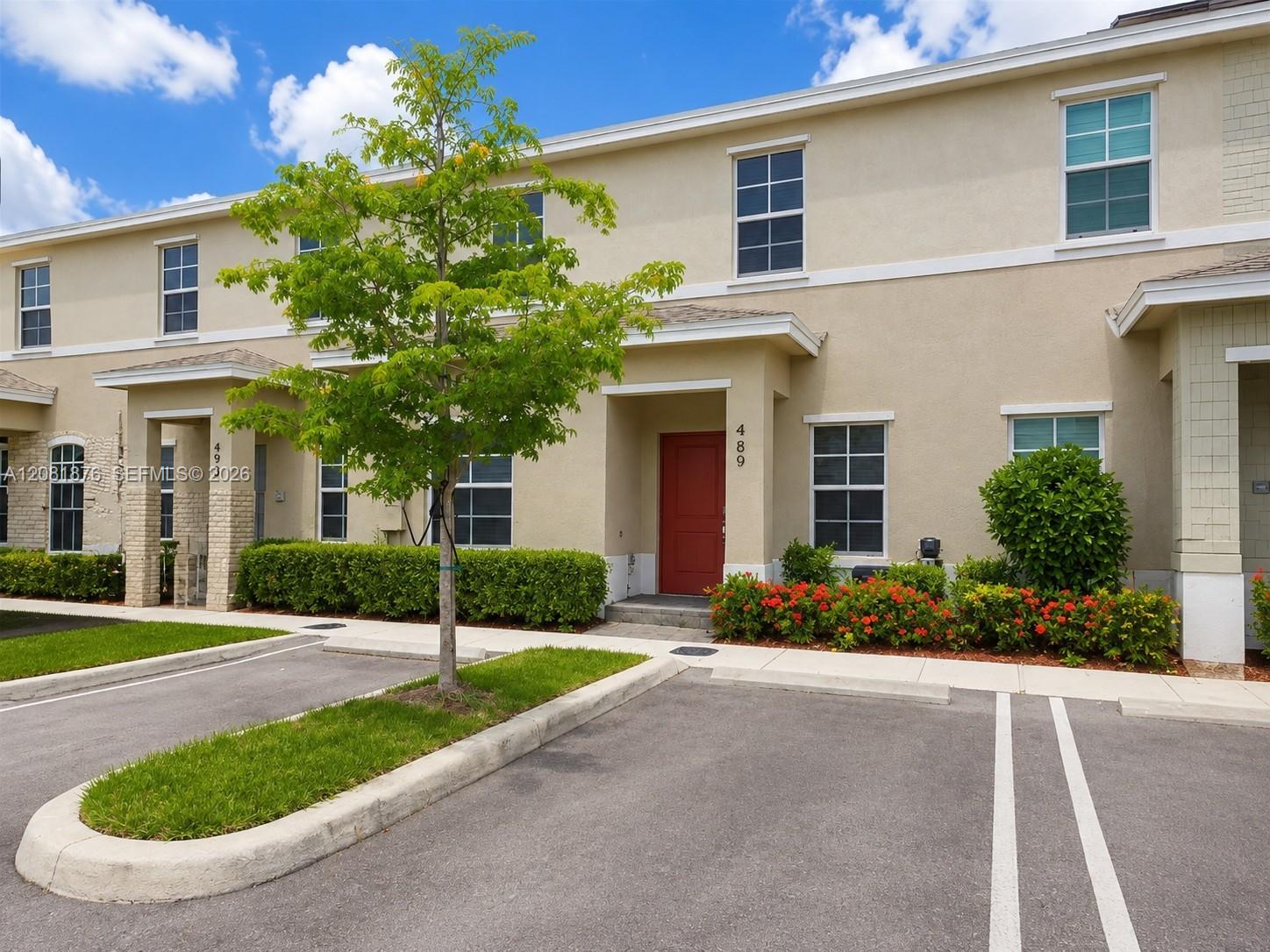 489 NE 4th Street