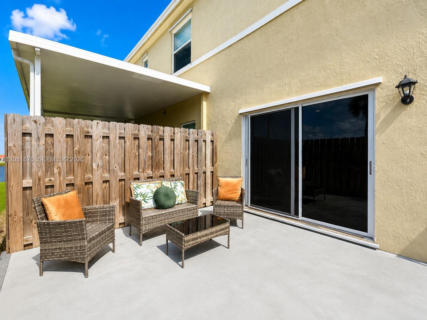 489 NE 4th Street