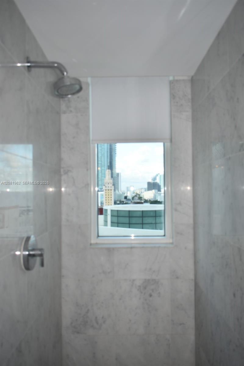 253 NE 2nd Street