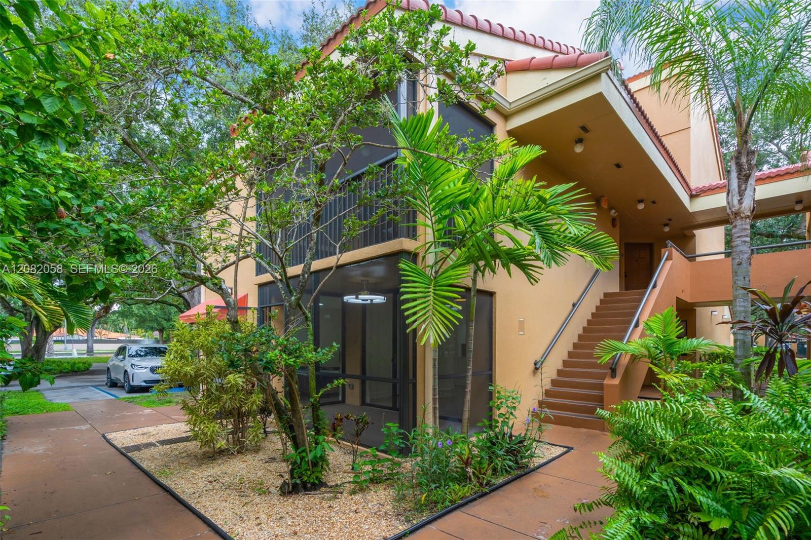 15495 Miami Lakeway
