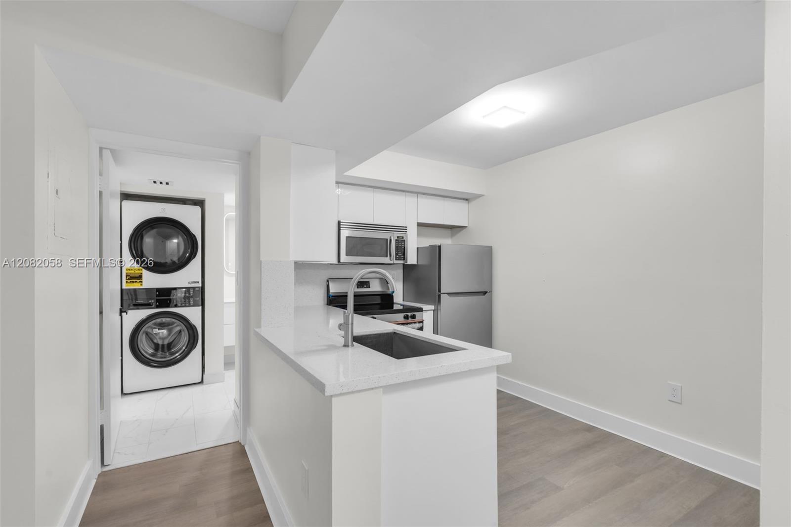 15495 Miami Lakeway