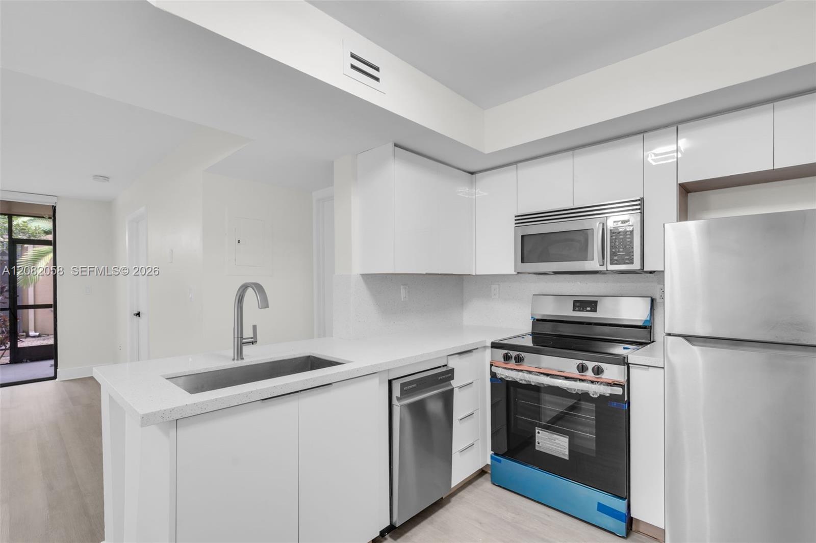 15495 Miami Lakeway