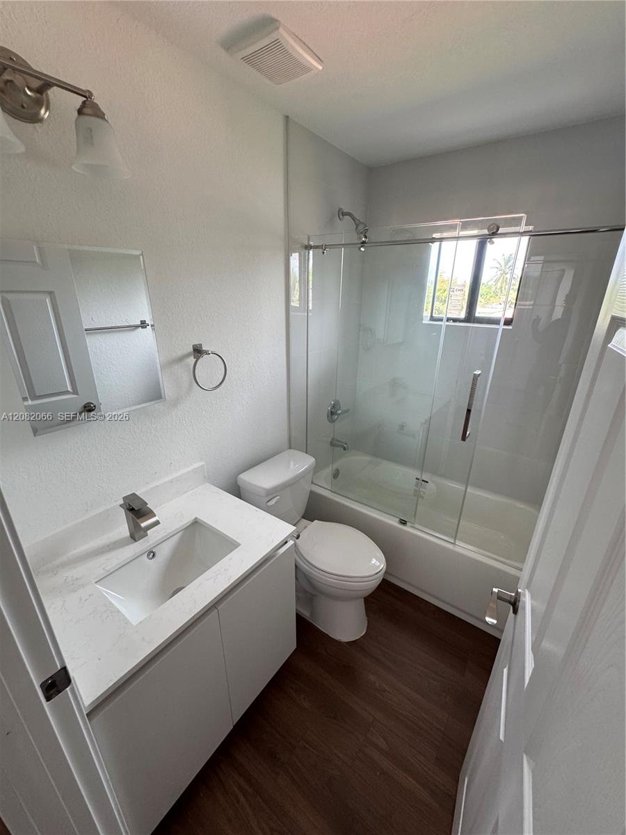 1152 NW 115