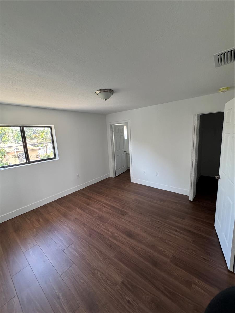 1152 NW 115