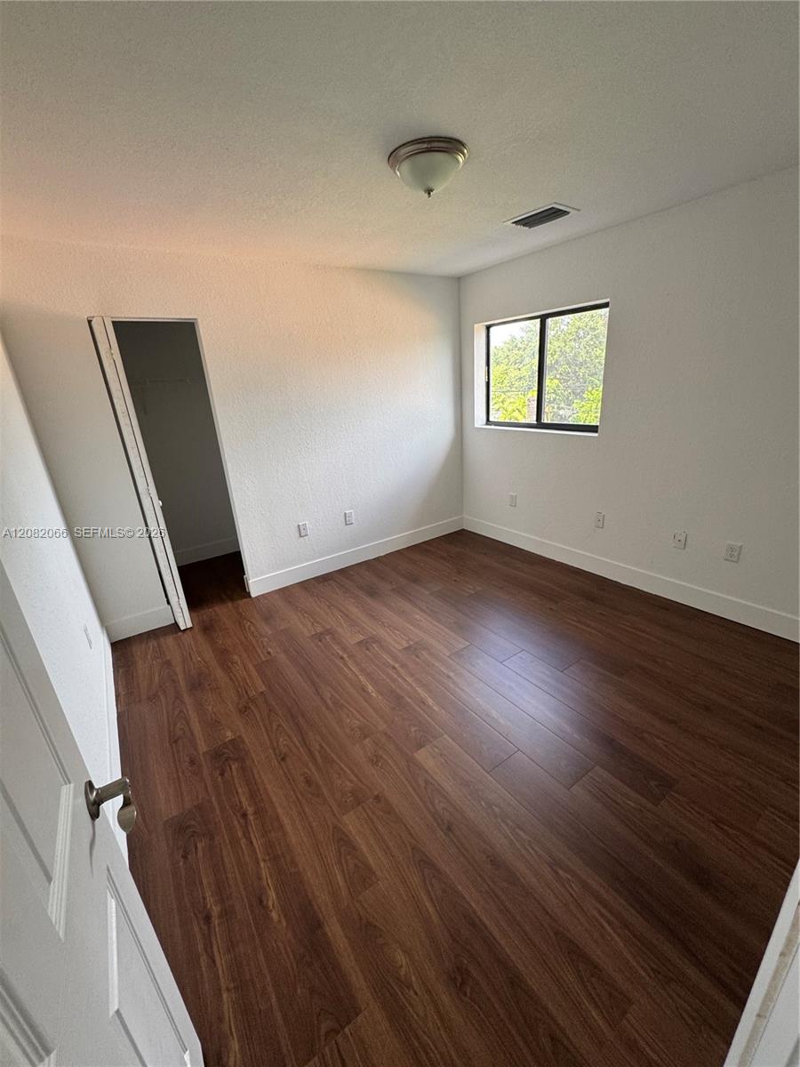 1152 NW 115