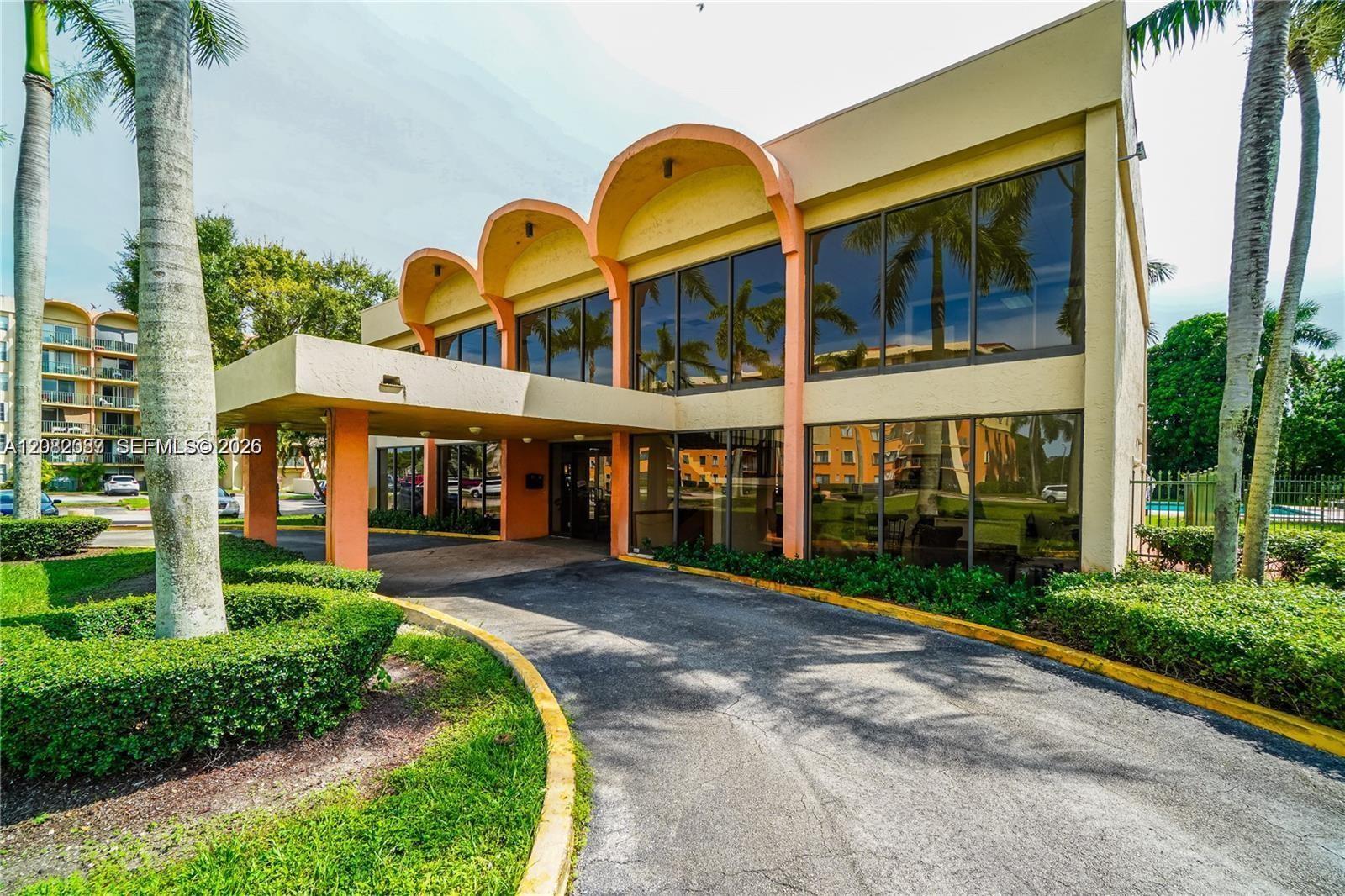 9320 Fontainebleau Boulevard