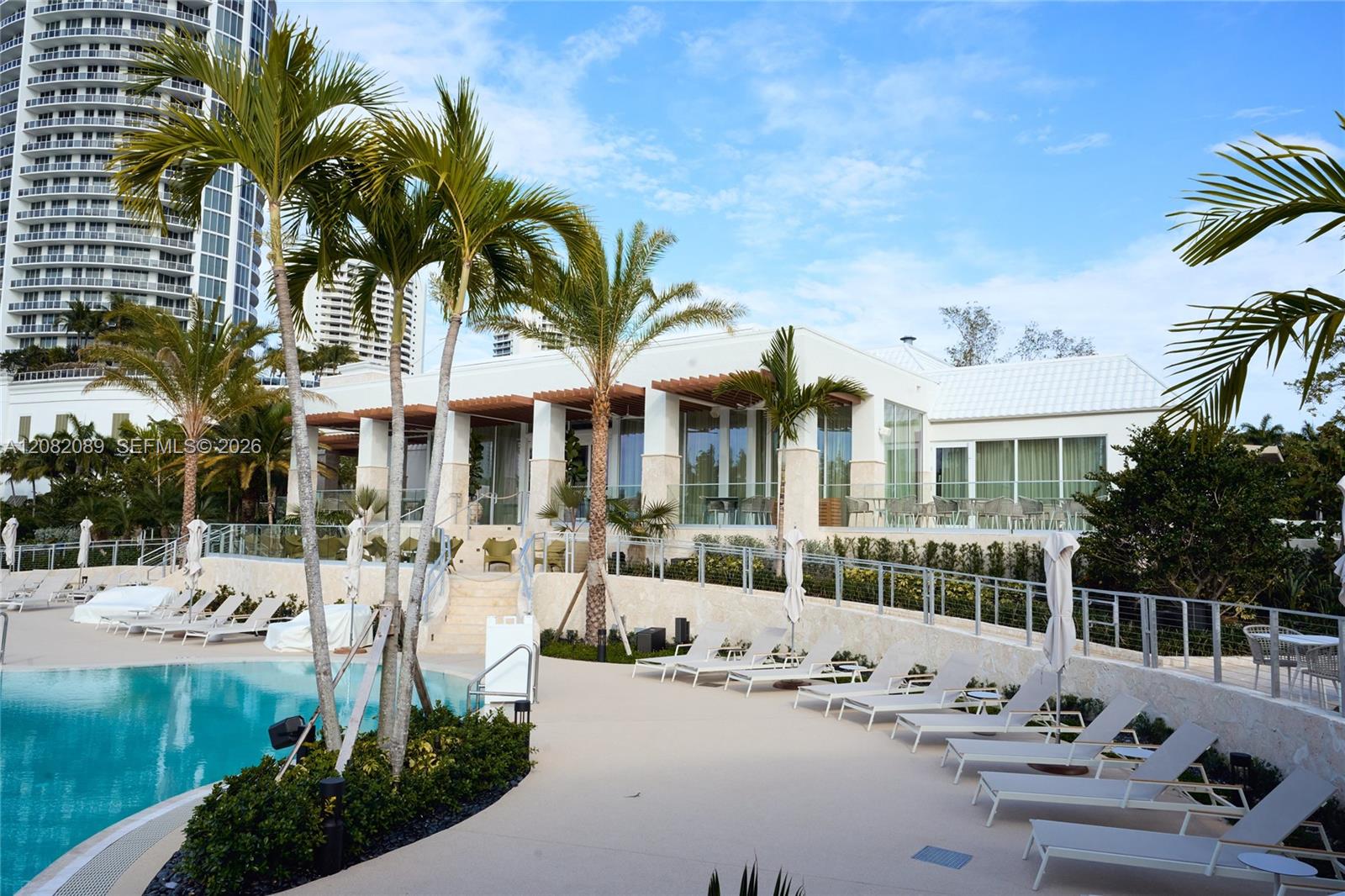 1000 E Island Boulevard