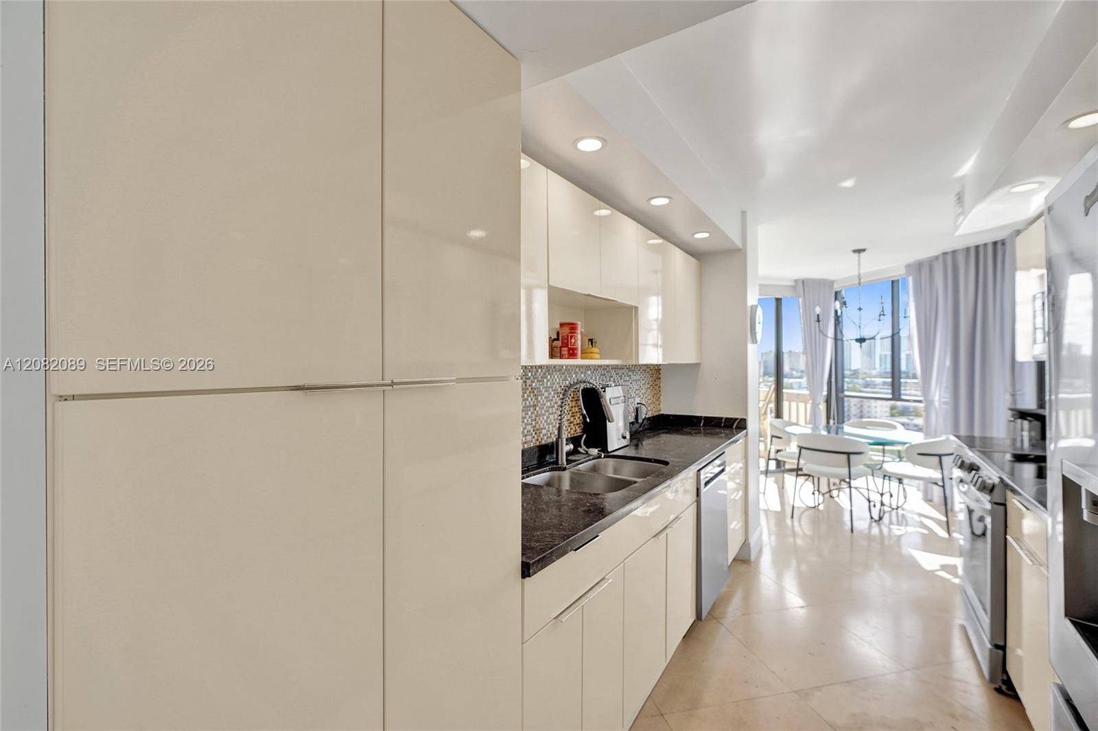1000 E Island Boulevard