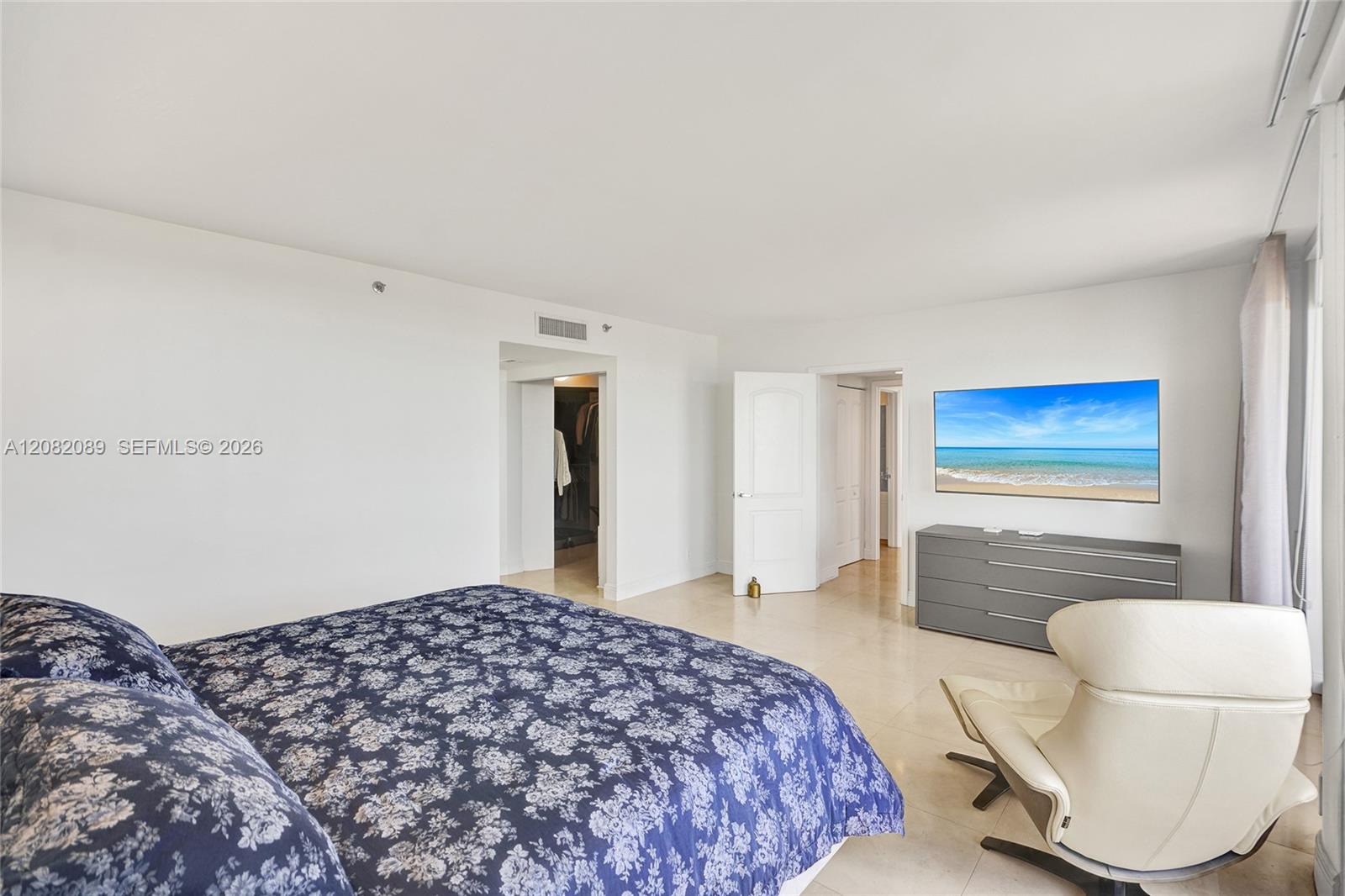 1000 E Island Boulevard