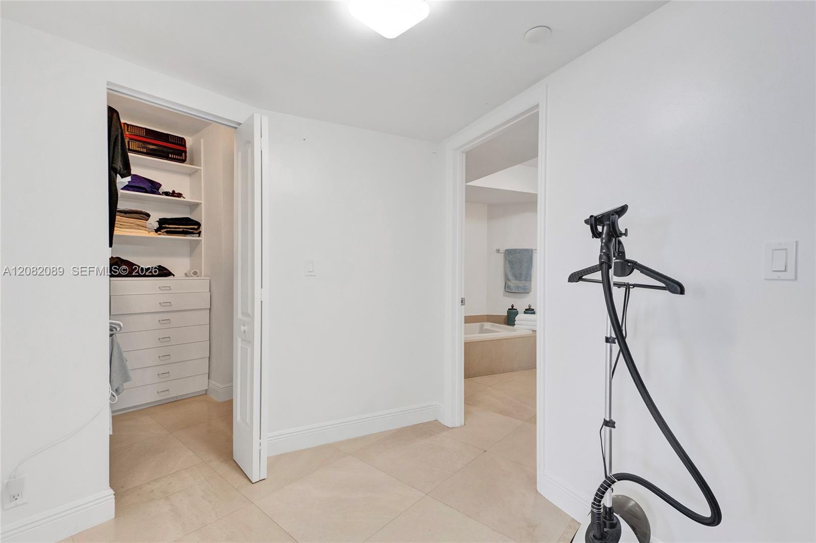 1000 E Island Boulevard